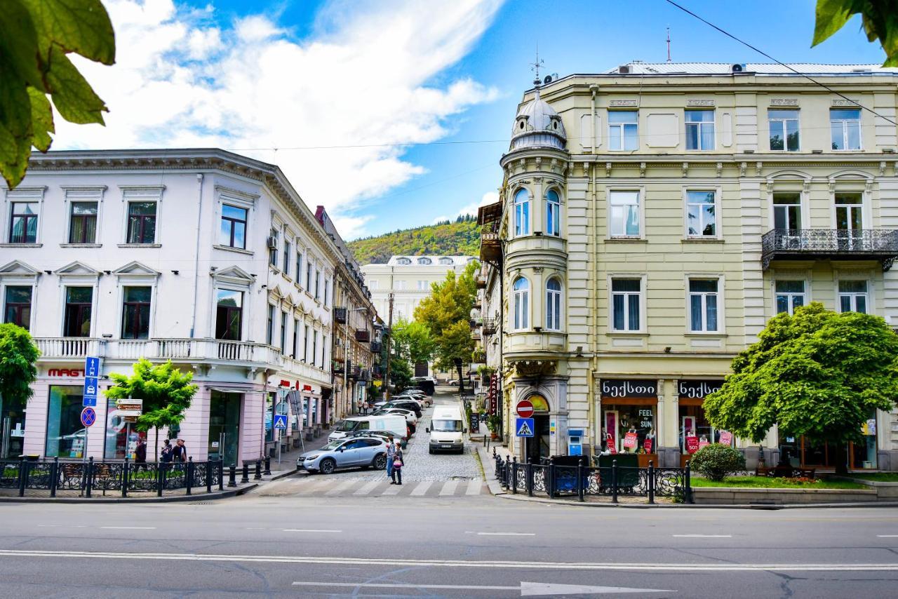 Hb Apartments Laghidze Tbilisi Exteriör bild